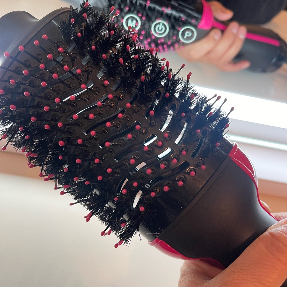 Revlon Black and Pink Styling Brush - Picture 3 of 3